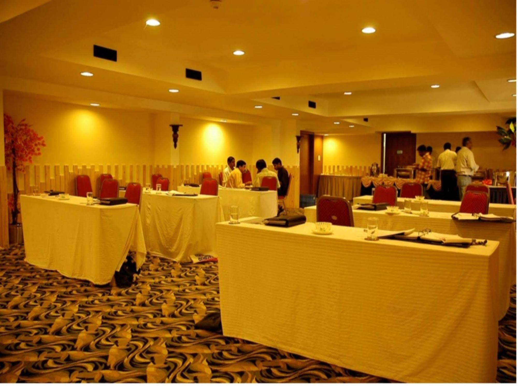 Regenta Central Deccan Chennai, Royapettah Luaran gambar