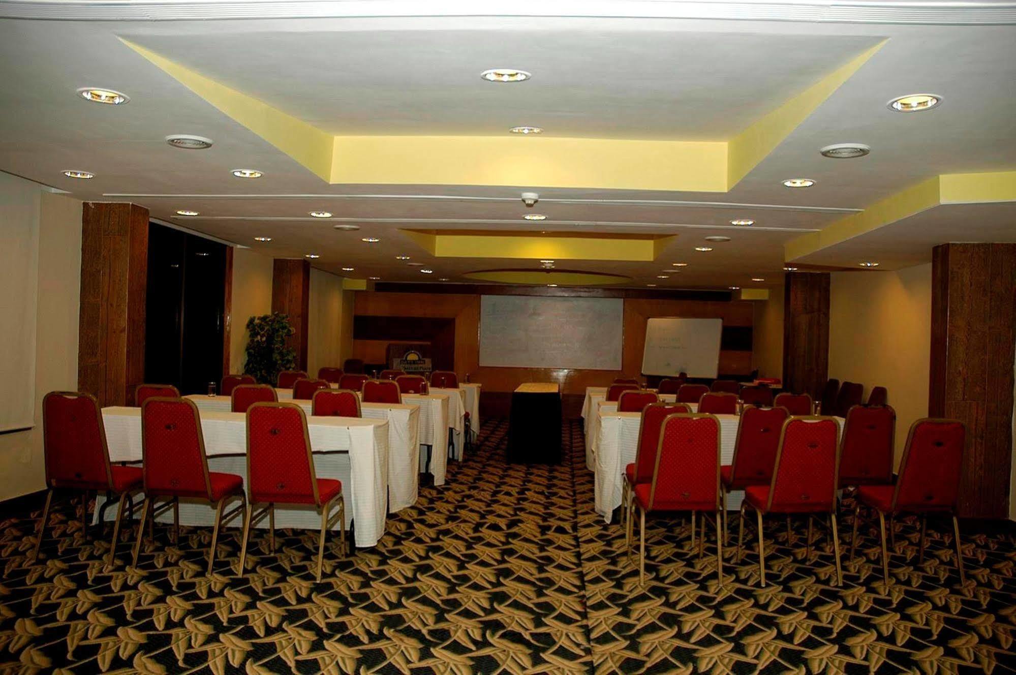 Regenta Central Deccan Chennai, Royapettah Luaran gambar