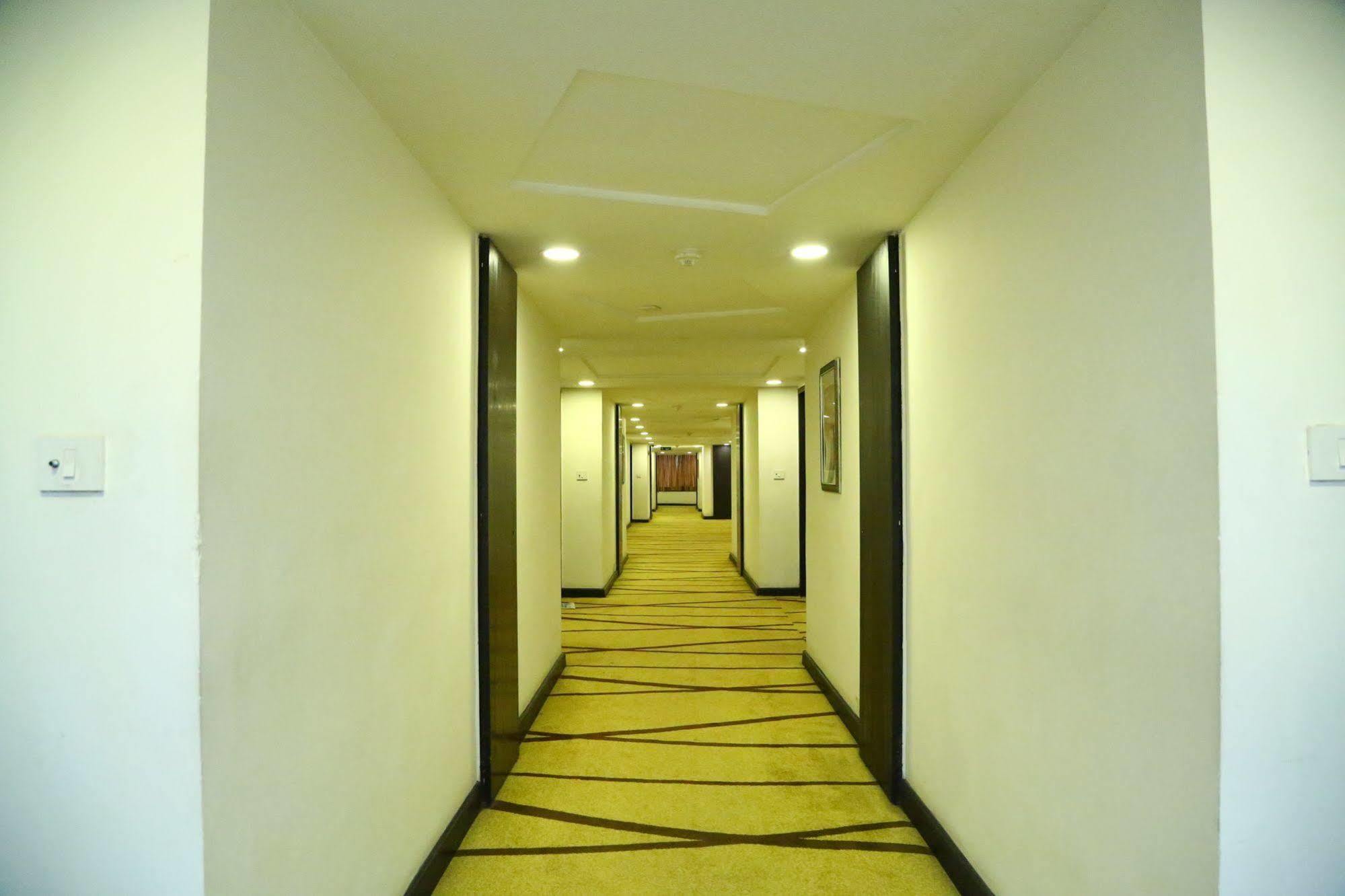 Regenta Central Deccan Chennai, Royapettah Luaran gambar