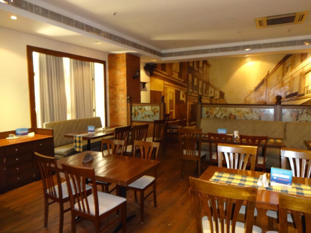 Regenta Central Deccan Chennai, Royapettah Luaran gambar